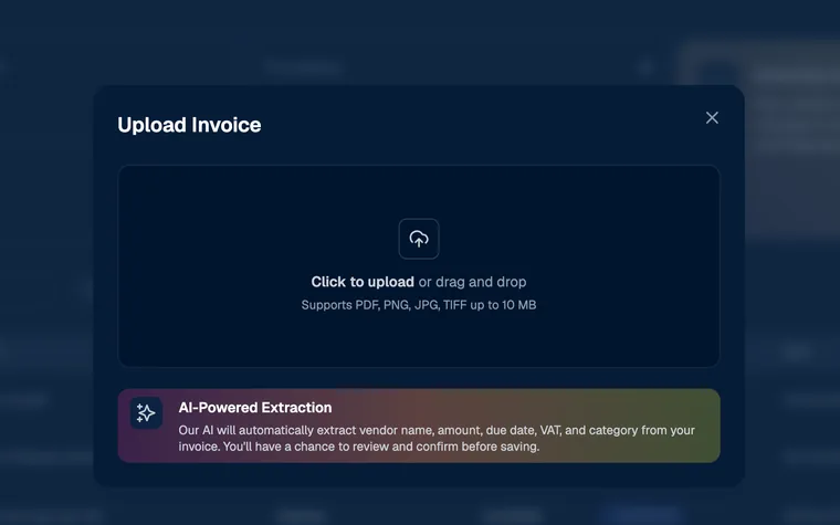 Upload-Dialog in FinBuffer, über den eine Eingangsrechnung per Datei-Upload oder E-Mail erfasst und von der KI ausgelesen wird